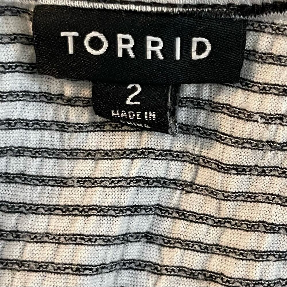 Torrid stripe top 2 2X - Picture 7 of 8